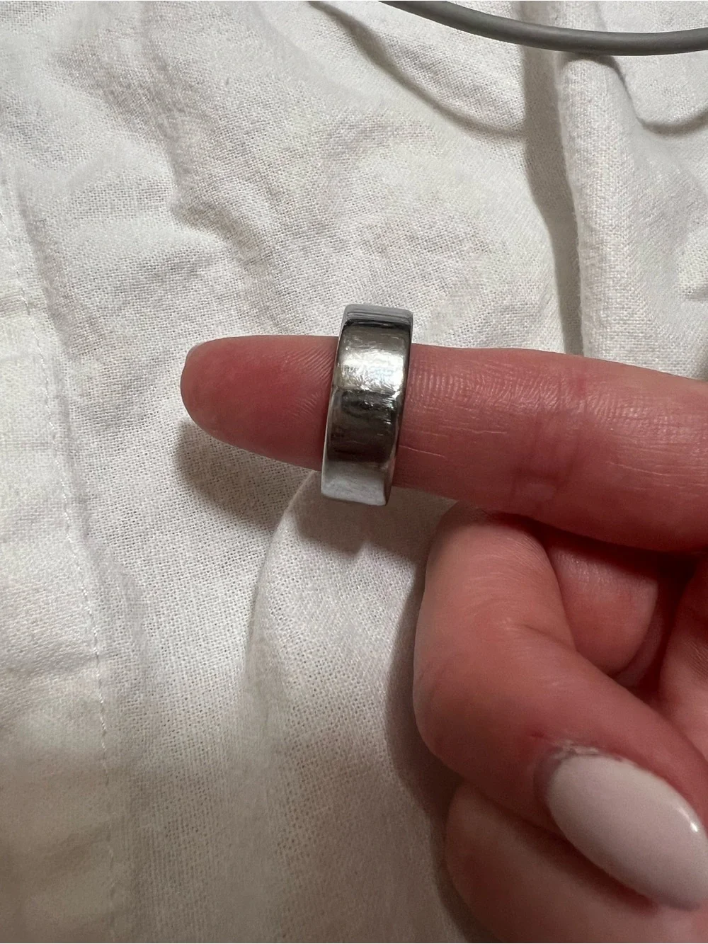 Oura Ring 4 Smart Ring – Silver | Size 8 | Charger Included